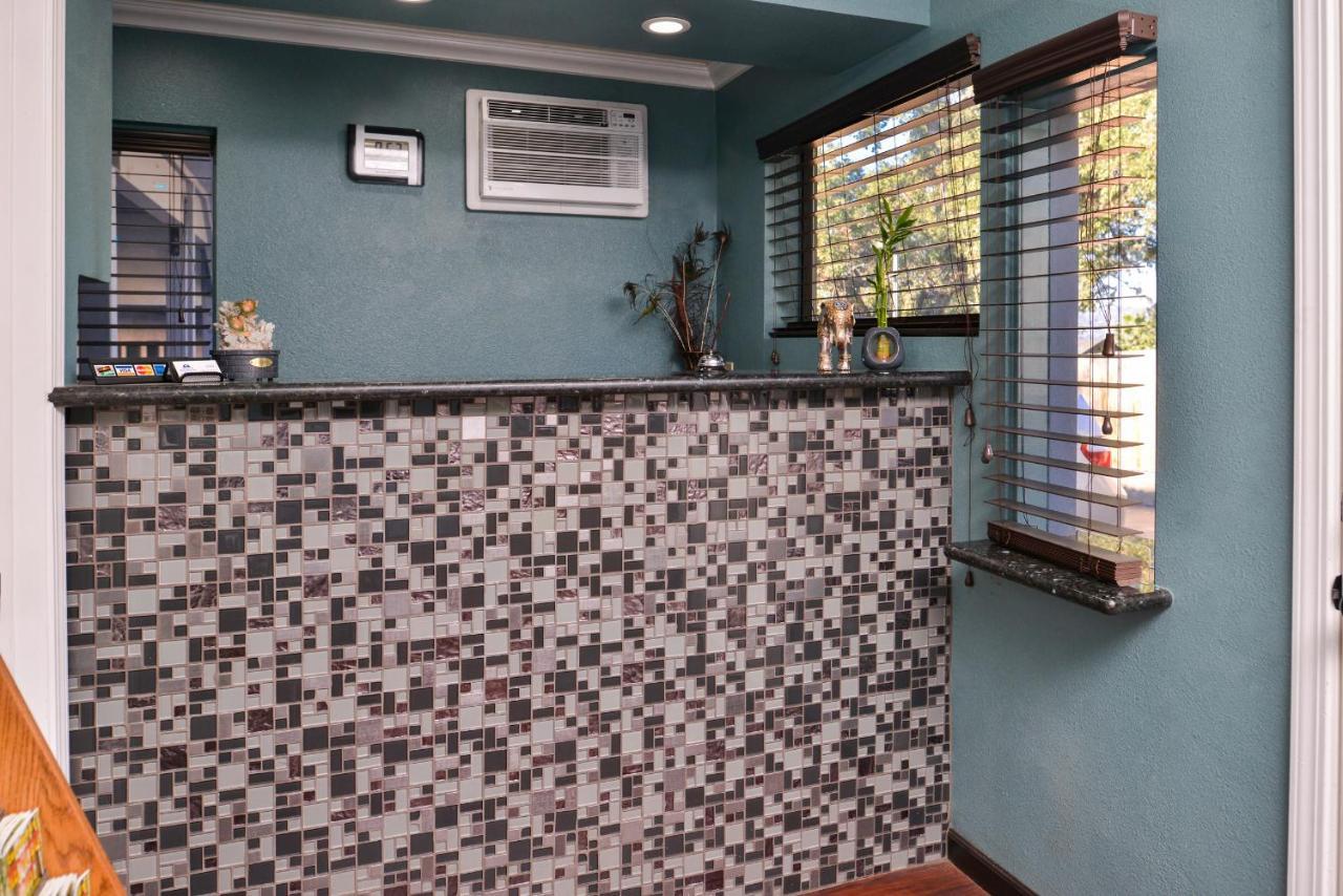 Americas Best Value Inn And Suites Clearlake Extérieur photo