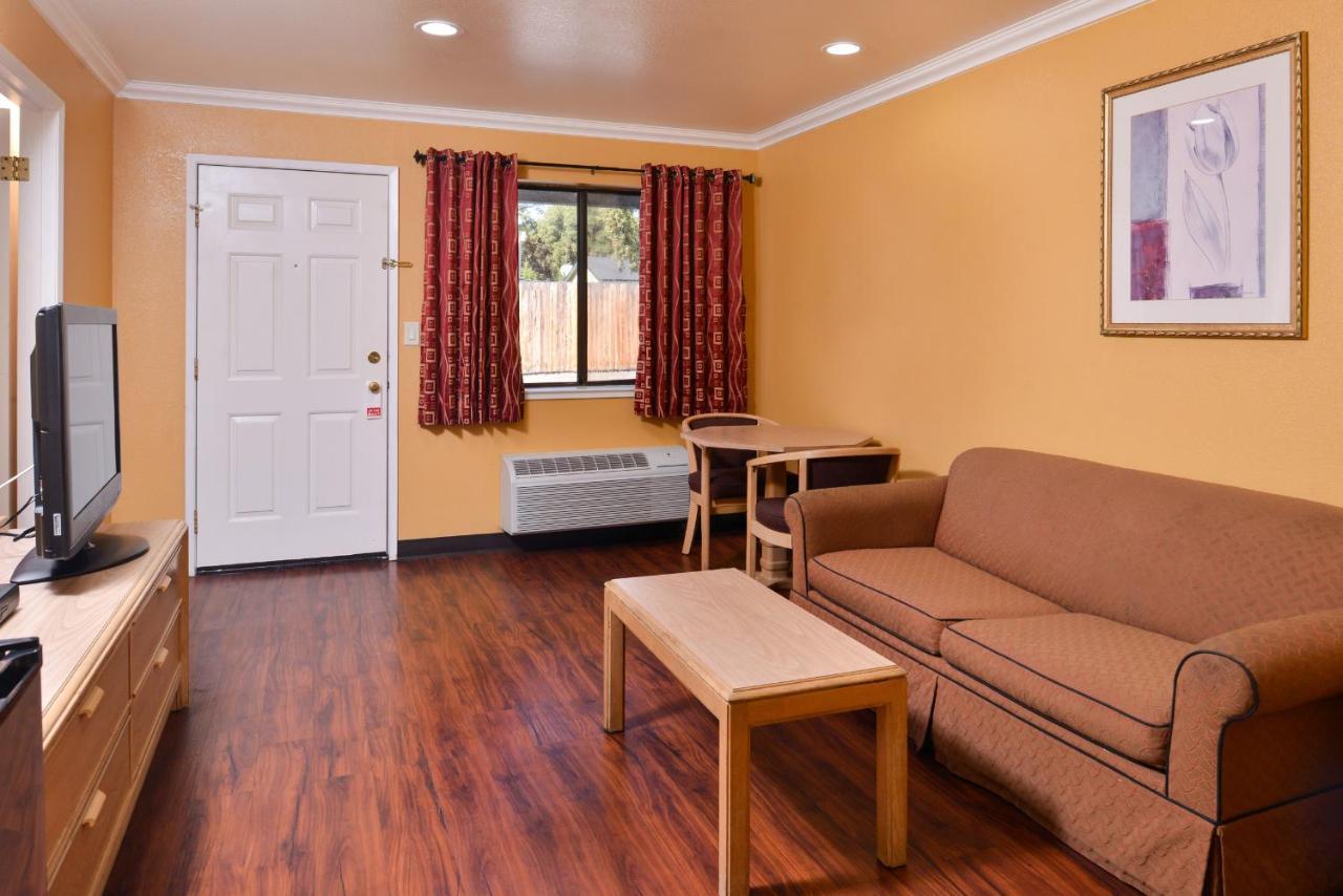 Americas Best Value Inn And Suites Clearlake Extérieur photo