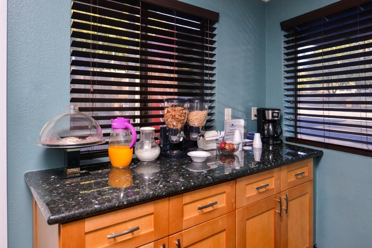 Americas Best Value Inn And Suites Clearlake Extérieur photo