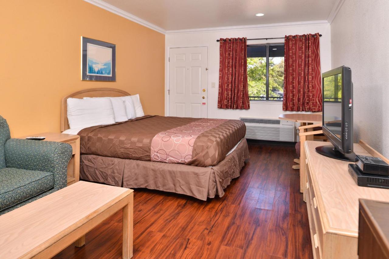 Americas Best Value Inn And Suites Clearlake Extérieur photo